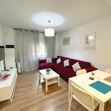 Triana Roomable Apartment Sevilla